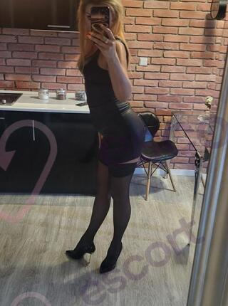 Bogini  stópkowa  tresura piesków - escort Poznań