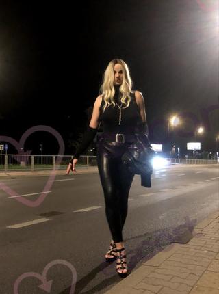 Live strapon , fisting, fetysz stóp, latex. - escort Warszawa