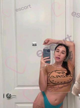 Corneilla - escort Paryż