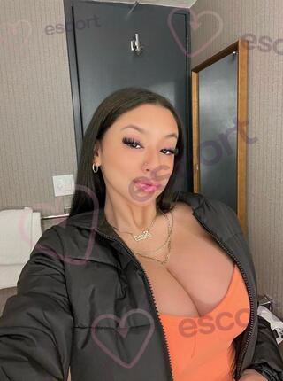 Shellya - escort Berlin