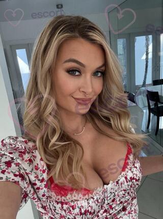 Celina - escort Chania