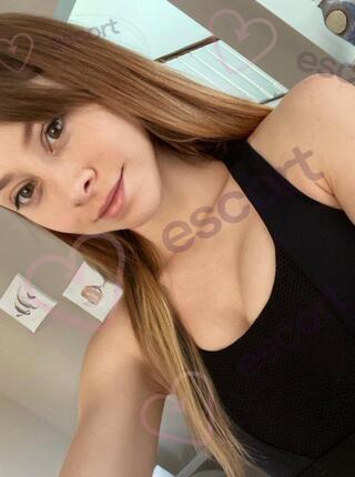Blandine - escort Paryż