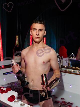 HOT GAY IN THE JACUZZI - escort Warszawa